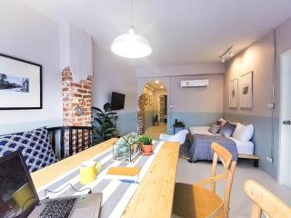 Snoozy Guesthouse - Phuket - 2