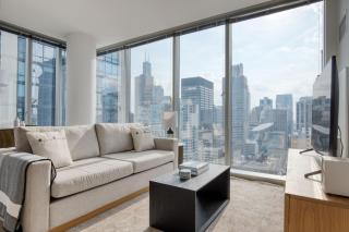 Loop 2br w gym playroom pool close to L CHI-960 - 0