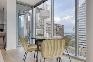 Loop 2br w gym playroom pool close to L CHI-960 - 4