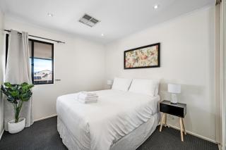 Swainson on Gulf Point - Largs - 9