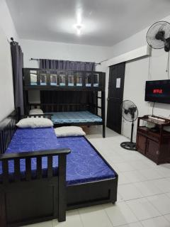 Casita Mia - Guest House for 9pax with WIFI, NETFLIX, YOUTUBE, KARAOKE, CAN COOK and BBQ - Malolos - 4