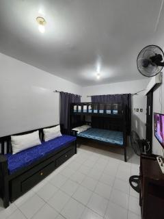 Casita Mia - Guest House for 9pax with WIFI, NETFLIX, YOUTUBE, KARAOKE, CAN COOK and BBQ - Malolos - 5