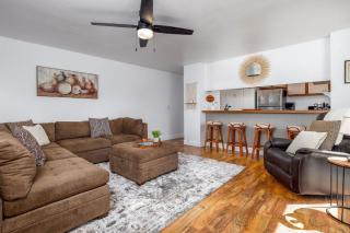 Kailua Bay Resort 4-206 Corner Oceanview Downtown Unit - 6