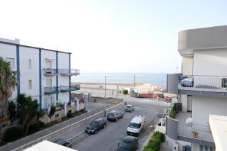 Blue Sea Galileo & Leonardo Sea View Apartments - Trani - 9