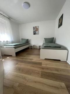 OF01 71m² große Unterkunft für bis zu 5 Personen - Heusenstamm - 3