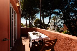 Beachfront apartment with terrace, pool and tennis court in Costabella, Marbella - 5