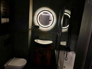 WORKATION Centre Airport Boutique Designer Bath, 3-4 days best offer, Kitchen, Balkony, Aircon - Warsaw - 9