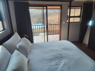 Log Cabin Moonlight Meadows Dullstroom. - 3