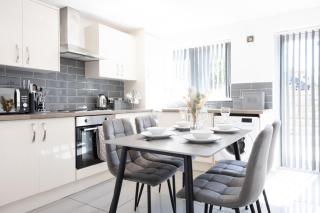 Good Location Free Parking Contractor Leisure - Atherton - 5