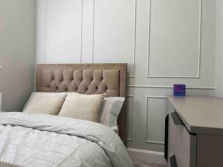 3 bedroom house, 5 mins to the station, Super-wifi , Longer stays available - Kent - 4