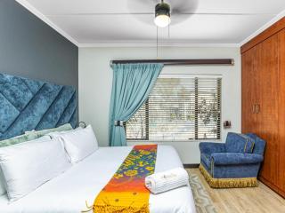 Sunninghill Spacious Executive Condo - Sandton - 5