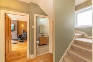 Dwellcome Home Ltd 3 Bedroom House, 2 Kings 1 Double, Garden, Free Driveway Parking, Fast WIFI, Ideal for Long Term Contractor, etc Stays, Regular Housekeeping Option - See Our Site for Assurance - Aberdeen - 5