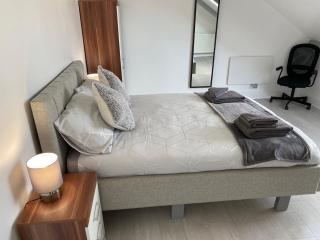 5 Bedroom-Great House & Location-NEW DAY PROPERTIES - South Shields - 3
