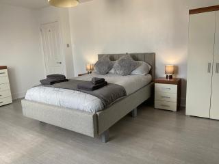 5 Bedroom-Great House & Location-NEW DAY PROPERTIES - South Shields - 5