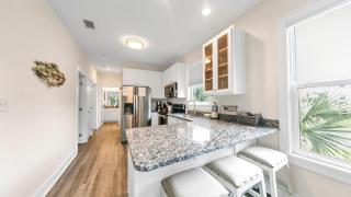 Hidden Lake Condos 321 - Short walk to Gulf Place - 3