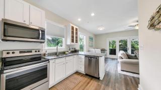 Hidden Lake Condos 321 - Short walk to Gulf Place - 1