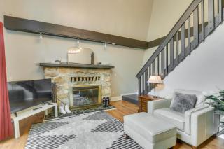 Spacious Massanutten Retreat with Hot Tub and Games - McGaheysville - 5