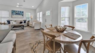 Luna Sea - Is a short walk to the beach and close to Seaside - Santa Rosa Beach - 1