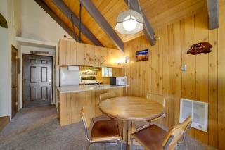 Mammoth Lakes Condo with Fireplace and Mountain Views - Mammoth Lakes - 9