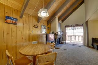 Mammoth Lakes Condo with Fireplace and Mountain Views - Mammoth Lakes - 4