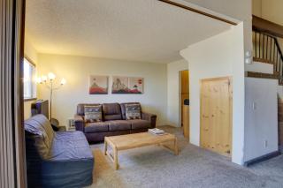 Mammoth Lakes Condo with Fireplace and Mountain Views - Mammoth Lakes - 1