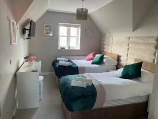 Weekly & Monthly Rates! Stunning Home By Stansted Airport - Bishop's Stortford - 9