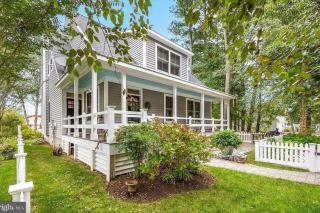 Waterfront Home & Golf Getaway - Berlin - 0