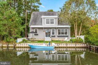 Waterfront Home & Golf Getaway - Berlin - 9