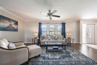 Half mile to the beach! Heated Pool & Spa, with Tiki on boat dock! - Villa Changes in Attitude - Cape Coral - 6