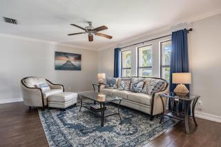 Half mile to the beach! Heated Pool & Spa, with Tiki on boat dock! - Villa Changes in Attitude - Cape Coral - 2