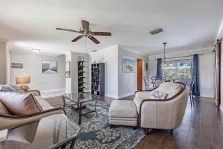Half mile to the beach! Heated Pool & Spa, with Tiki on boat dock! - Villa Changes in Attitude - Cape Coral - 1