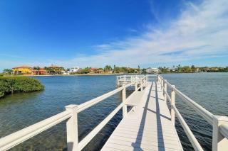 E62 - Amazing Siesta Key Condo on the Water! - 2