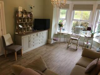 West View, Lakeside, Newby Bridge, 2 mins walk to Lake Windermere, Delightful property with Hot Tub - 8