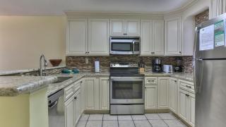 Destin on the Gulf 302 - Perfect location for a nice family getaway - Destin - 9