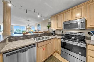 Destin on the Gulf 205 - Updated Gulf Front Property with Free Beach Service - Destin - 7