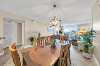 Destin on the Gulf 205 - Updated Gulf Front Property with Free Beach Service - 4