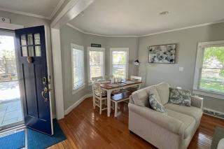 Downtown Chatham Walk to All Amenities: 4 Bedroom+ - Chatham - 2
