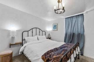 5 minute walking to downtown, NAU, coffee shops, shopping, parks and more! - Flagstaff - 7