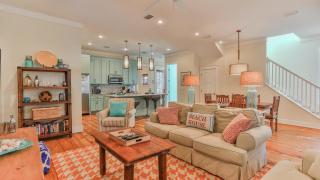 Family Ties - Located in Seacrest Beach 2 Master bedrooms and a large communal pool - Rosemary Beach - 5