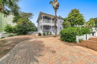 Rainbow Fish - 50 Steps To The Beach and Large Private Pool with hot tub - 5