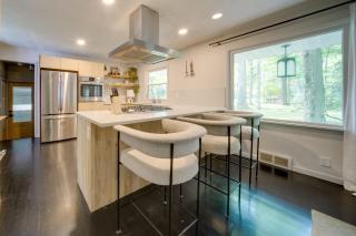 Stylish Willoughby Hills Retreat with Fireplace! - 2