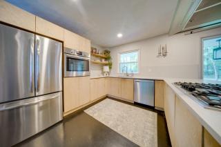 Stylish Willoughby Hills Retreat with Fireplace! - 1