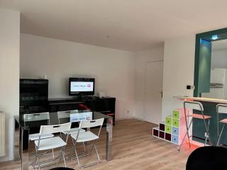 Grand appartement en face du RER A, Parking, Paris 20 mn, Disneyland 40 mn - Fontenay-sous-Bois - 9