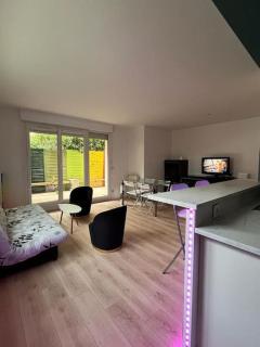 Grand appartement en face du RER A, Parking, Paris 20 mn, Disneyland 40 mn - Fontenay-sous-Bois - 7