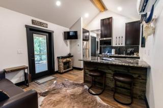 Wilderness Lodge 1 bedroom cabin in the woods at Lake Wenatchee - 4