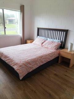 Spacious, Modern & Central - Atherton - 4