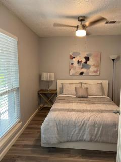 Spacious n Cozy 3 Bedroom // 15 min from Downtown - Houston - 3