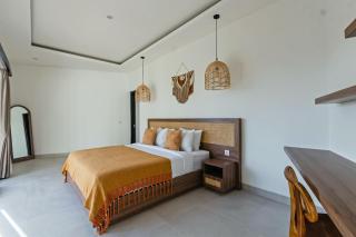 Villa Celestial Brand New Enchanting 2 BR with Aircon Living Canggu - Canggu - 2