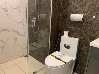 A1步行街附近 豪华公寓 1楼直通泳池Arcadia beach 高速网络智能电视 - 2