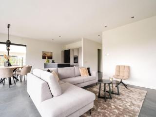 Cosy villa in Zeewolde with garden - 1